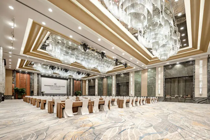 The Radisson Collection Hotel Yangtze Shanghai boasts 13 function rooms totaling over 2000 square meters of banquet space The Radisson Collection Hotel Yangtze Shanghai boasts 13 function rooms totaling over 2000 square meters of banquet space