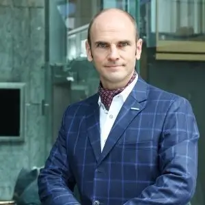 Mr. Dieter Ruckenbauer 3 Mr. Dieter Ruckenbauer 3