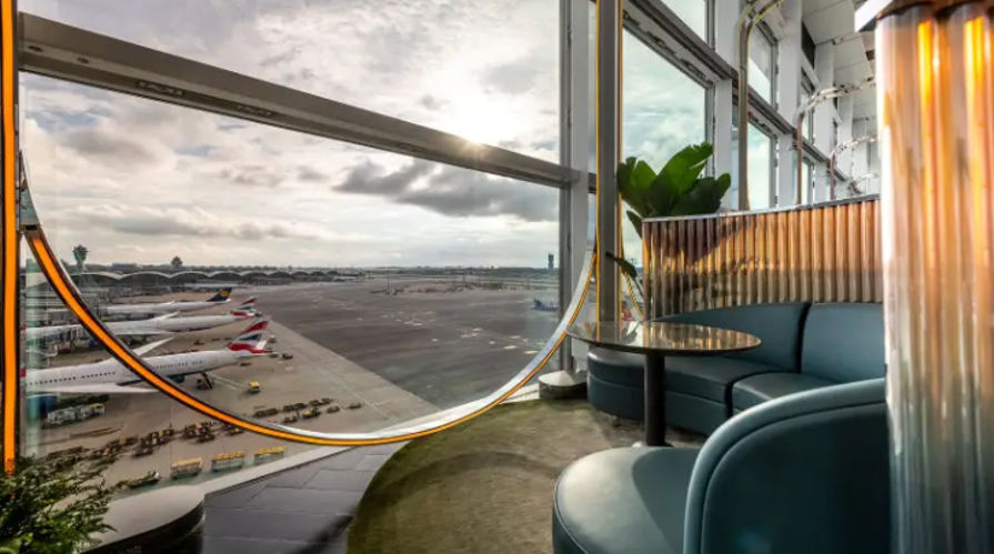 Unobstructed front row views of the Airport Unobstructed front row views of the Airport