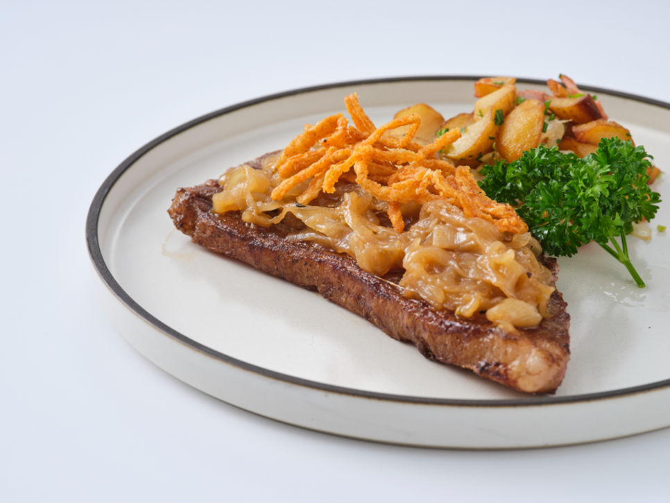 Roasted beef with onion 烤牛肉配洋葱 Roasted beef with onion 烤牛肉配洋葱