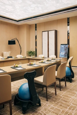 MEETING ROOM MEETING ROOM