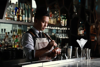 Ozone Bar Manager Bryan Benitez 2 Ozone Bar Manager Bryan Benitez 2