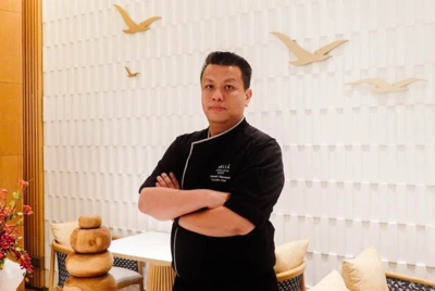 Executive Chef Thaneht Naovarat Executive Chef Thaneht Naovarat
