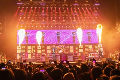 Green Day captivated fans with their passion and talent allowing everyone to experience the authenticity and power of music Green Day captivated fans with their passion and talent allowing everyone to experience the authenticity and power of music