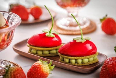 Uji Matcha Biscuit Strawberry Mousseline 草莓慕斯琳配宇治抹茶餅乾 Uji Matcha Biscuit Strawberry Mousseline 草莓慕斯琳配宇治抹茶餅乾