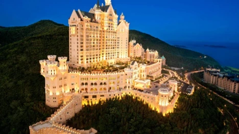 The Castle Hotel a Luxury Collection Hotel Dalian night view The Castle Hotel, a Luxury Collection Hotel, Dalian (night view)