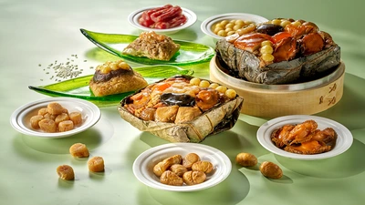 江南春餐廳主廚劉宜嘉攜手珍珠坊主廚葉晉誠，嚴選食材，精心打造頂級肉粽禮盒。