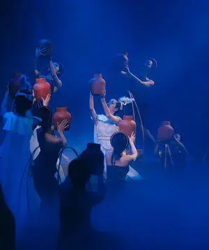 Dragon Pearl Cave, Remarkable Cave Dining And Cultural Experience in Vietnam 2 Cave Dining Cultural Spectacle_1