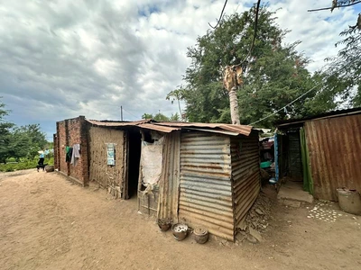 The Anam Mui Ne Supports Disadvantaged Families in the Local Area 4 A “before” photo of another one of the three dilapidated houses.