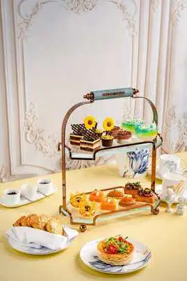 上海浦东丽思卡尔顿 “摩登之旅”艺术下午茶 1 上海浦东丽思卡尔顿酒店呈现 “摩登之旅”艺术下午茶