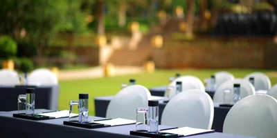 昆明洲际酒店是度假,商务,和注重品质的理想选择 14 户外草坪