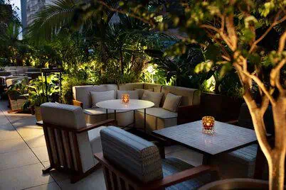 The Hari Hong Kong Launches “Oyster Tuesday” at Zoku