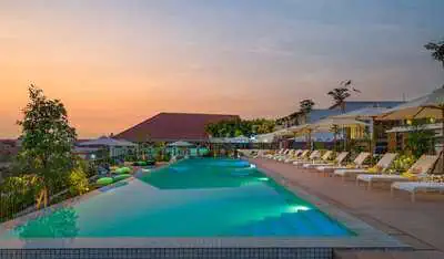 The Aviary Hotel Soars Higher with New Sambok Wing, Rooftop Pool, and Lifestyle Square 2 With cocktail in hand, unwind in the rooftop infinity pool while the sun sets