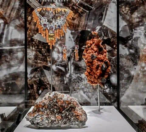 L’ÉCOLE 珠宝艺术中心 上海全新展览“矿石奇珍” 2 Exhibition: "Journery with Minerals" (“矿石奇珍” 展览)