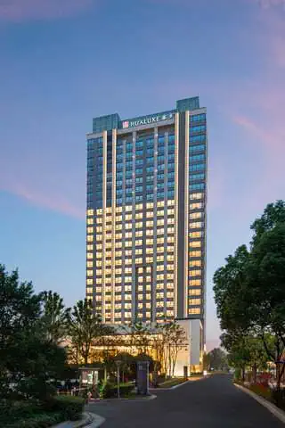 HUALUXE Shanghai Changfeng Park Hotel Review: What to Expect 21 HUALUXE Shanghai Changfeng Park_Exterior