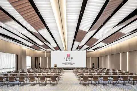 HUALUXE Shanghai Changfeng Park Hotel Review: What to Expect 16 Ballroom_Classroom Setting