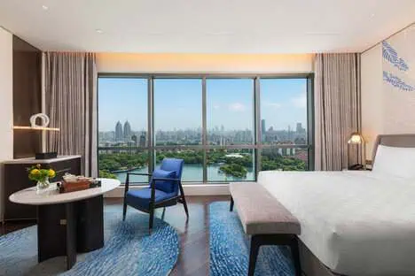 HUALUXE Shanghai Changfeng Park Hotel Review: What to Expect 4 King Premium Lounge Access