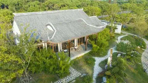 上海滴水湖洲际酒店为何是完美的湖畔度假胜地 21 云舒轩是享用下午茶或举办私人聚会的理想场所