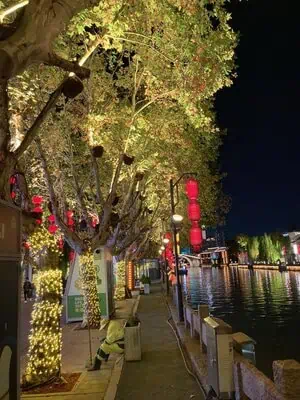 Review: Hotel Indigo Wuxi Qingming Bridge 12 Nanchang Street by night