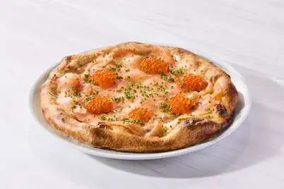 Wolfgang Puck’s Spago Shanghai Grand Opening Sets a New Benchmark for Bund Dining 5 Smoked Salmon Pizza 经典烟熏三文鱼披萨
