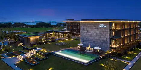 Review: Hotel Indigo Suzhou Yangcheng Lake | Lakeside Chic Stay 23 Hotel Outside Lawn and Pool