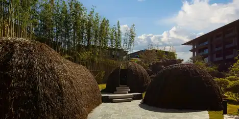 Review: Hotel Indigo Suzhou Yangcheng Lake | Lakeside Chic Stay 19 The hotel features three bird-shaped hot spring pools, open in winter by reservation