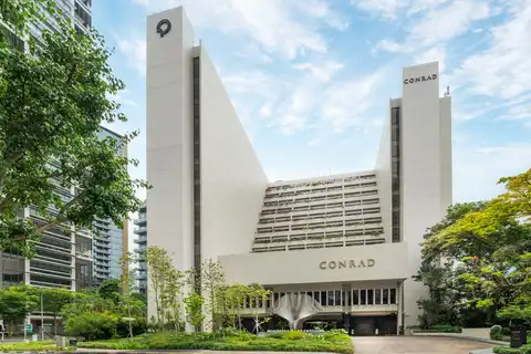 Conrad Singapore Orchard Review: Insider Tips, Dining & Luxury Stays in the Heart of Singapore