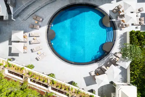 Conrad Singapore Orchard Review: Insider Tips, Dining & Luxury Stays in the Heart of Singapore 24 Outdoor swimming pool at Conrad Singapore Orchard