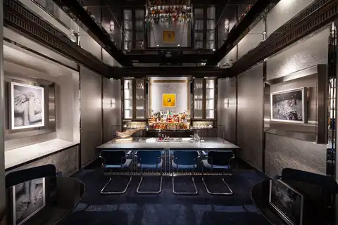 Conrad Singapore Orchard Review: Insider Tips, Dining & Luxury Stays in the Heart of Singapore 12 East47 -the bar inside the manhattan bar