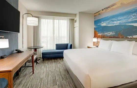 Drury Hotels Debuts in Nebraska With Lincoln Downtown Opening 2 King deluxe room features one king bed and comfortable seating. In-room amenities include free Wi-Fi, a TV, microwave, refrigerator, hairdryer, iron and ironing board.
