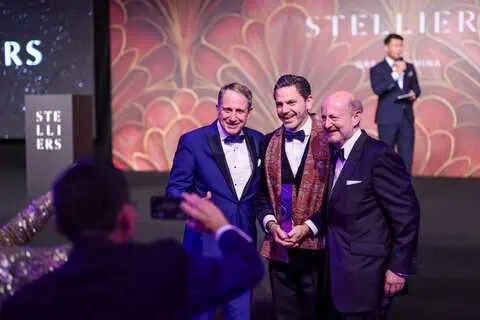 Stelliers Greater China 2025 Hoteliers of the Year Announced 6 Left to right: Rainer Burkle, former Area VP Luxury, Marriott International Greater China; Hugo Montanari, General Manager of The Year; William Mackay, former President of Operations, Four Seasons Hotels & Resorts Asia Pacific