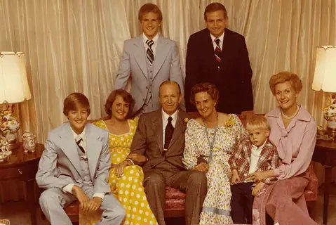 Donna Rae Garff Marriott, Beloved Marriott Family Matriarch, Dies at 90 4 Marriott Family, 1977