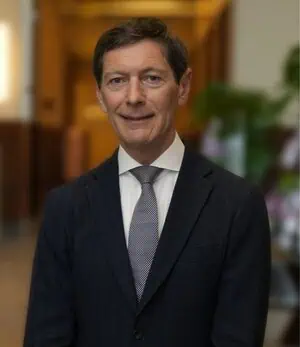 The Peninsula Paris Appoints Luc Delafosse as Managing Director 1 The Peninsula Paris Appoints Luc Delafosse as Managing Director