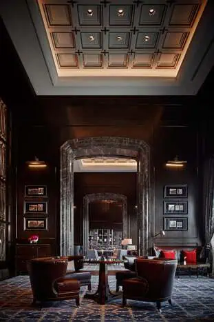 Inside The Ritz-Carlton Haikou: A First-Hand Stay at China’s Luxury Golf Resort 12 The Ritz-Carlton Bar & Lounge