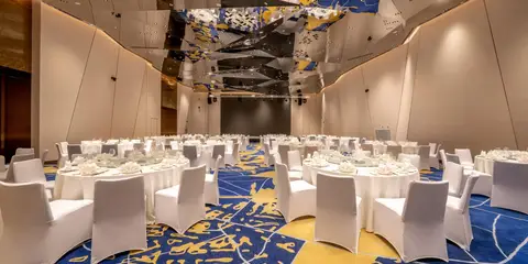 Hotel Indigo Nanjing Garden Expo Review: A Design-Led Quarry Retreat Inside China’s Most Unusual Resort Landscape 16 Pillarless ballroom at Hotel Indigo Nanjing Garden Expo with event setup