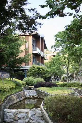 Hotel Indigo Nanjing Garden Expo Review: A Design-Led Quarry Retreat Inside China’s Most Unusual Resort Landscape 6 微信图片 20230613094808 1