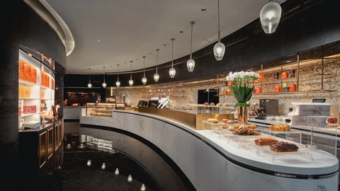 Café & Patisserie
