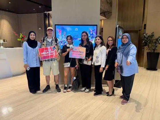 Paul Lo checking in at Crowne Plaza Kuala Lumpur City Centre with Tourism Malaysia personnel and Mega FAM 2026 participants from India