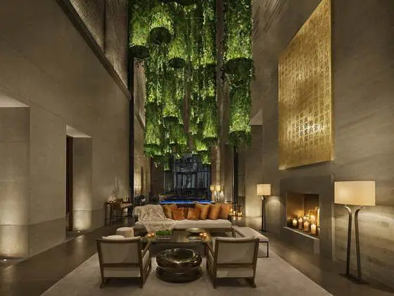 The Shanghai EDITION’s urban lobby featuring contemporary design, stylish seating and distinctive city-inspired interiors