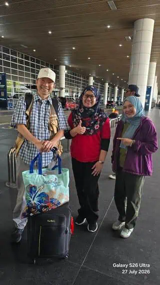 Paul Lo with Tourism Malaysia personnel at Kuala Lumpur International Airport after Tourism Malaysia Mega FAM 2026