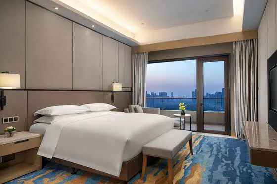 Bedroom in Premium Riverview Suite at InterContinental Wuhan