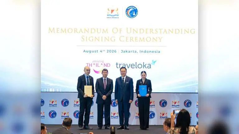 (Pictured) Dignitaries from Thailand and Indonesia at the MOU signing ceremony between the Tourism Authority of Thailand (TAT), TransNusa Airlines and Traveloka at Fairmont Jakarta.