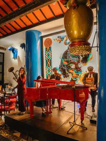 Live music performance at De Tiger bar inside House of Tugu Old Town Jakarta