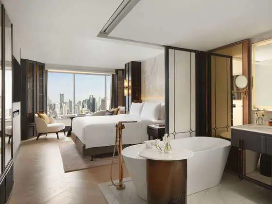 The bathroom in the Fairmont Gold Deluxe King