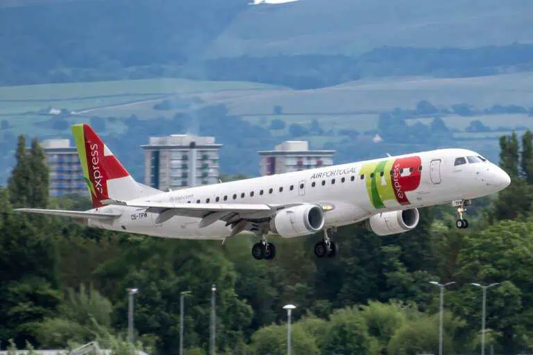 Air Portugal Express landing
