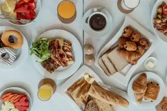 Breakfast at Chateau Botanique
